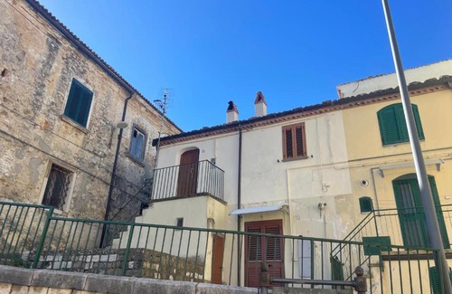 Accettura House | Pet-Friendly Retreat at La Dimora del Maggio - Rated 9.3/10