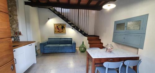 Pico Apartment | Discover La Dimora dell'Arco: Family and Pet Friendly Stay