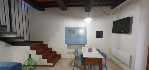 Pico Apartment | Discover La Dimora dell'Arco: Family and Pet Friendly Stay