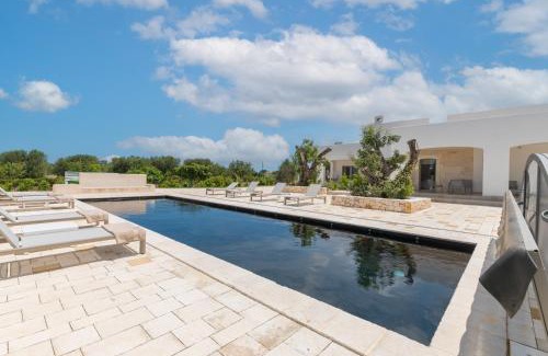 Carovigno Bed & Breakfast | Relaxing Oceanfront Suites with Spa at La Dimora della Luna