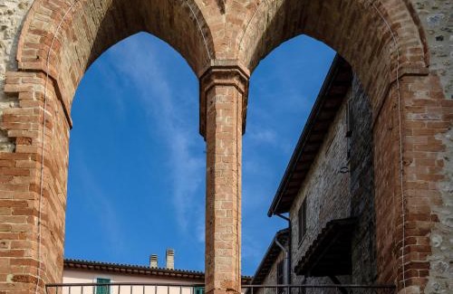 Collevalenza House | Discover La Dimora nel Castello: Guest Rated 9.8/10