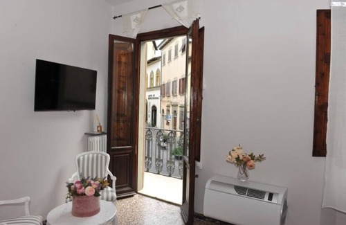 San Miniato House | La Dimora Sotto la Rocca - Deluxe Double Room with Balcony