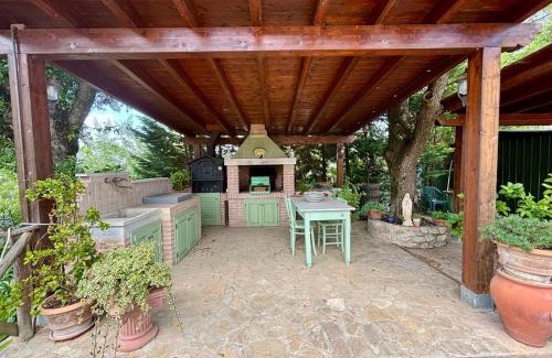 Pantalla Apartment | Stay at La Dimora tra gli Elci: Family and Pet Friendly Retreat