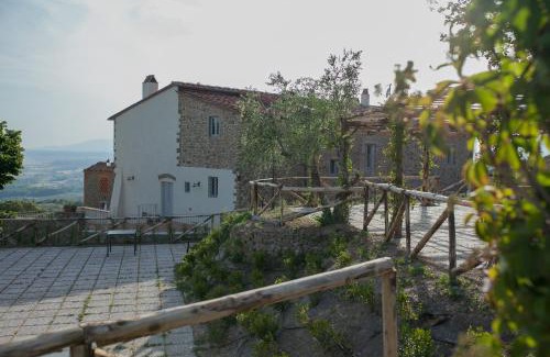 Giugnano Bed & Breakfast | Discover La Dispensa - Bio Agriturismo with Family-Friendly Amenities