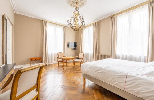 Restigne House | Discover La Dixmeresse: Oceanfront Escape with Top Ratings