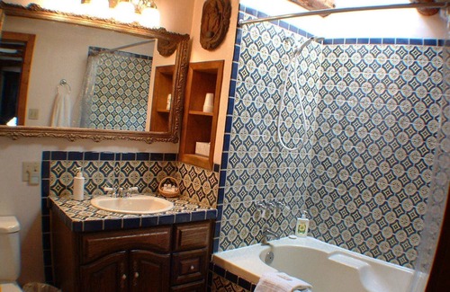 Taos Bed & Breakfast | Guest Rated 9.6: Stay at La Doña Luz Inn with Breakfast