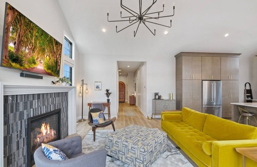 Ottawa House | Experience La Dolce Vita: Oceanfront with Pool & 10/10 Rating