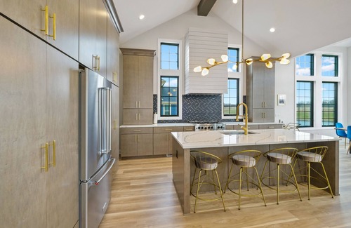 Ottawa House | Experience La Dolce Vita: Oceanfront with Pool & 10/10 Rating