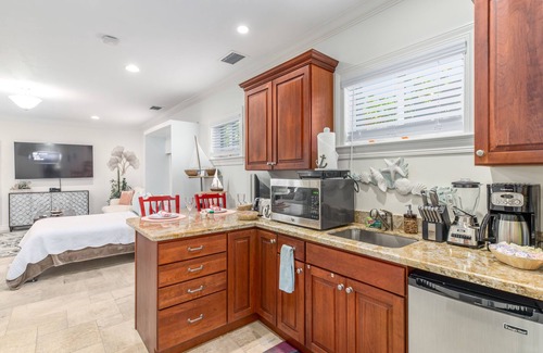 Stuart Villa | Beachfront Bliss: La Dolce Vita with Heated Pool & Spa