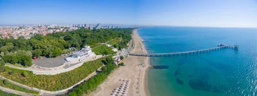 Burgas Center Apartment | Experience La Dolce Vita: Luxury in the Heart of the City