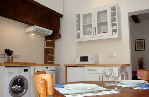 Beaulieu-sur-Dordogne Apartment | La Dordogne, charming apt. in centre of medieval village, easy walk to the river
