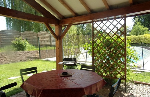 Haudrecy House | Ideal Escape at La Dorlotte: Pool & Kitchen for Two