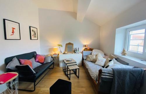 Beaune Bed & Breakfast | Delightful La Dormance: 4-Star Stay with Pet-Friendly Options