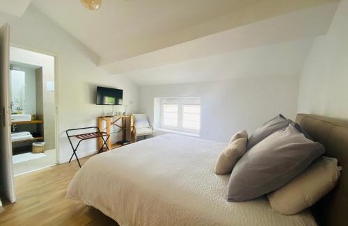 Beaune Bed & Breakfast | Delightful La Dormance: 4-Star Stay with Pet-Friendly Options