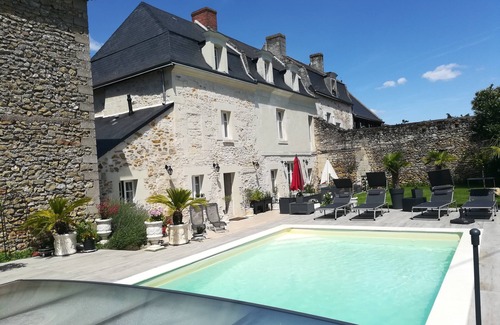 Chinon Villa | Discover Relaxation at La Douce France Trianon Hotel