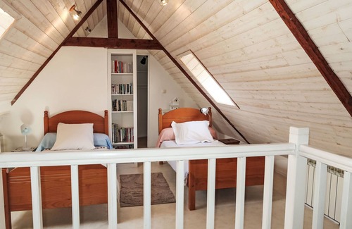 Treguier House | Experience Oceanfront Comfort at La douce Trégoroise