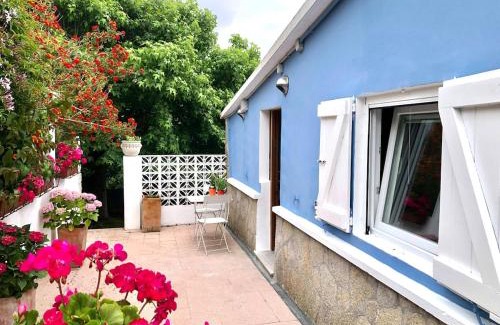 Ferrol House | Pet-Friendly Oceanfront Escape at La Entretenida, 4 Stars