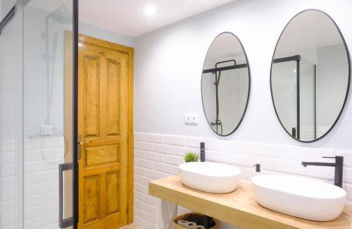 Gavin House | Top-Rated Family Stay at La Era de Casaus - Book Now!