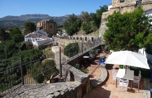 Old Town Bed & Breakfast | Discover La Escondida Ronda: 4-Star Family-Friendly B&B