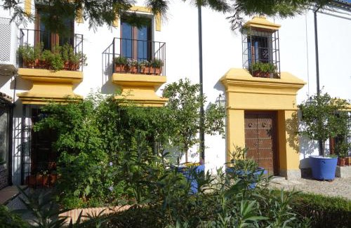 Old Town Bed & Breakfast | Discover La Escondida Ronda: 4-Star Family-Friendly B&B