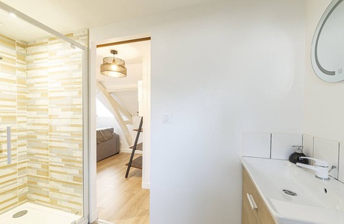 Laval Apartment | La Fabrik - Studio à 300m de la gare de Laval