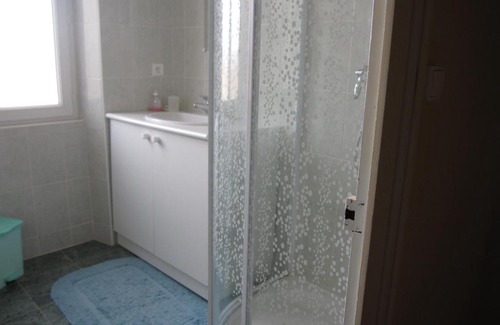 Bourdeilles House | Discover La Faurie: Pet-Friendly Retreat with Great Reviews