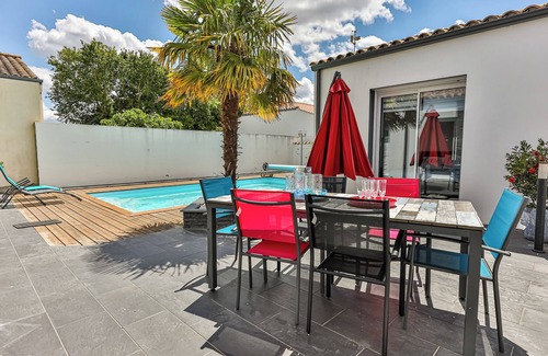Commequiers House | La Favorite, a family home with a heated swimming pool