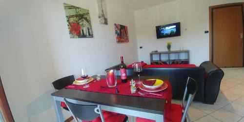 Arcore Apartment | Discover La Fenice: Family-Friendly Retreat with High Ratings