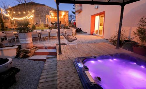 Thuillieres House | La Ferme à Gaston, gîte de groupe de 250m2, avec spa et terrain de pétanque