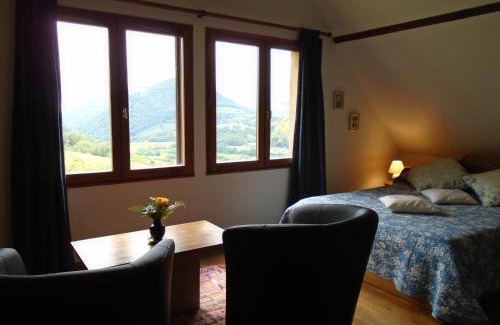 Issor House | Discover La Ferme aux Sangliers - Micalet with Ocean Views