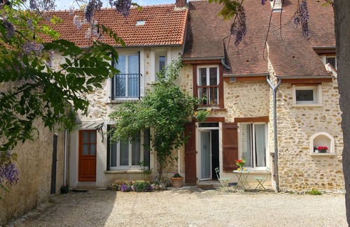 Longjumeau House | Cozy 3-Bedroom House with Garden Near Paris & Versailles