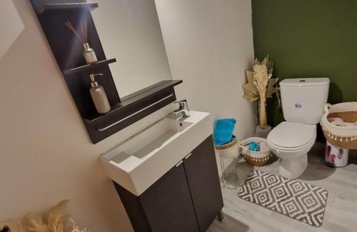 Sarrians Bed & Breakfast | Welcoming La Ferme des Demoiselles - Family-Friendly Stay