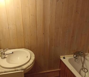 Neuilly-en-Sancerre House | Relax at La Ferme des Pres: Family-Friendly Getaway