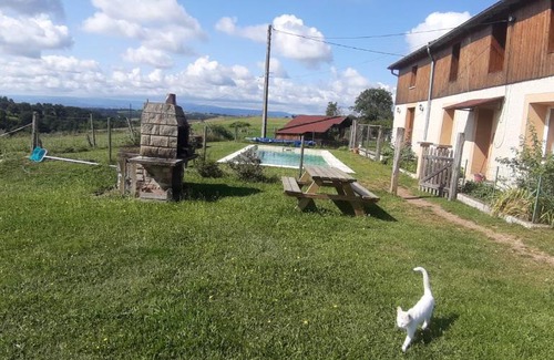 Vendranges Bed & Breakfast | Explore La ferme du Bouton d'Or: Pet Friendly and Cozy Retreat