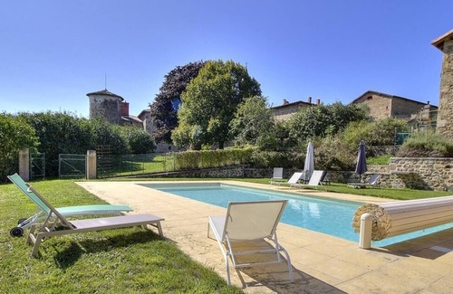 Pomeys House | Discover La Ferme du Château de Saconay: Pet-Friendly Retreat