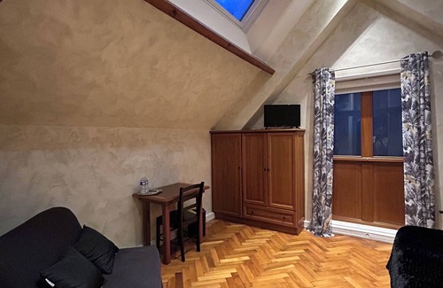 Merris Bed & Breakfast | Relax at La Ferme du Paradis: Spa & Family Amenities