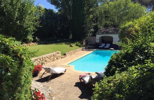 Saint-Marc-Jaumegarde Bed & Breakfast | Oceanfront Retreat at La Ferme - 9.4/10 Guest Rated
