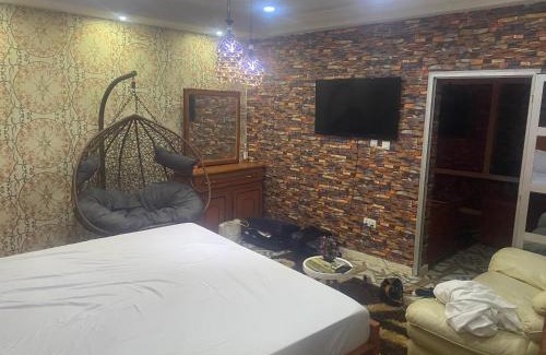 Ziguinchor Bed & Breakfast | Budget-Friendly La Fierté: Pet & Child Friendly Retreat