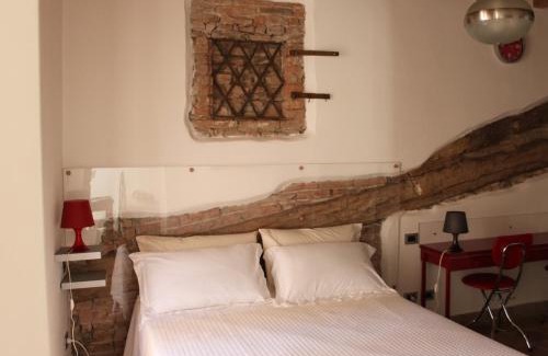 Centro Storico Nord Bed & Breakfast | Discover La Filanda: Top-Rated Hotel with Family Amenities