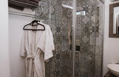 Valle de Guadalupe Hotel | Relaxing Retreat at La Finca de Vane with Pool & Hot Tub