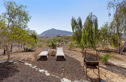 Tuineje House | Family-Friendly Retreat at La Finca Las Estrellas, Rated 9.3