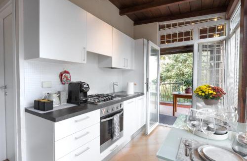 Suburbio XI della Vittoria Apartment | Discover La Finestra sul Verde: 4-Star Retreat with Top Rating