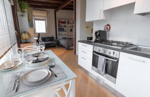 Suburbio XI della Vittoria Apartment | Discover La Finestra sul Verde: 4-Star Retreat with Top Rating
