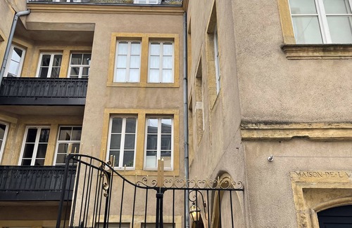 Metz-Centre – Ancienne Ville Apartment | Cozy Studio Steps from the Cathedral with Kitchen Amenities