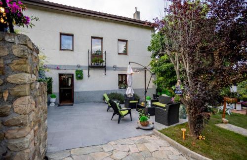 Prases House | Discover La Flor de Toranzo: Family & Pet Friendly Escape