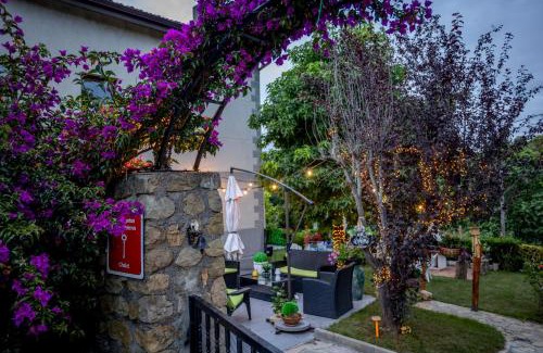 Prases House | Discover La Flor de Toranzo: Family & Pet Friendly Escape