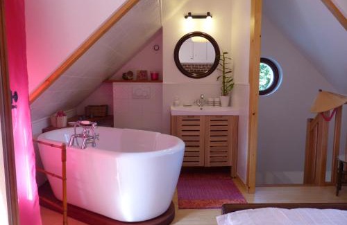Saint-Jouin-Bruneval House | Experience Oceanfront Bliss at La Flore De Lys Hotel