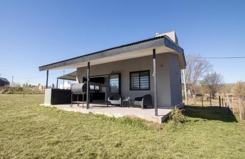 Los Reartes House | Discover La Floridita: Family-Friendly Getaway Awaits