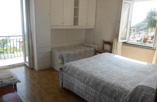 Framura House | Discover La Foce Del Prato: Pet-Friendly with Breakfast