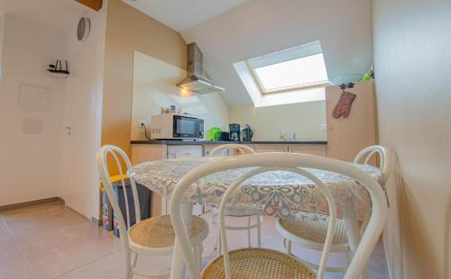 Fontaine-les-Gres House | La Fontainate: Oceanfront Stay with Pet-Friendly Amenities